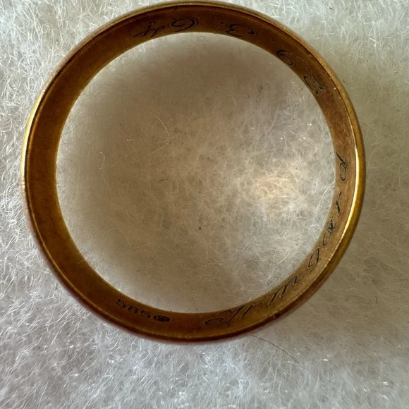 Vintage 14k Solid Yellow Gold Mens Domed Comfort Fit Wedding Band Ring